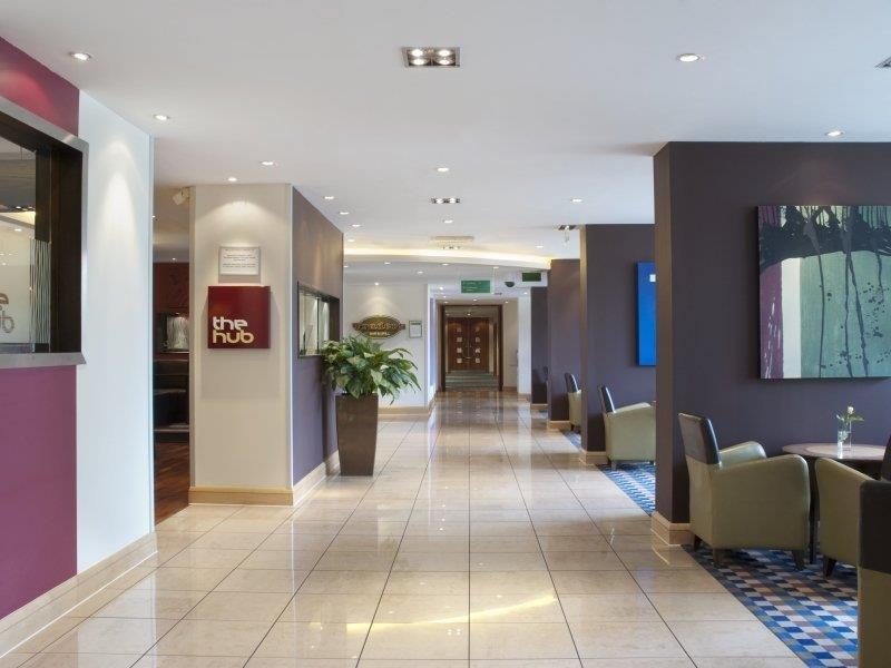 Holiday Inn London - Gatwick Airport, An Ihg Hotel Horley Interior photo